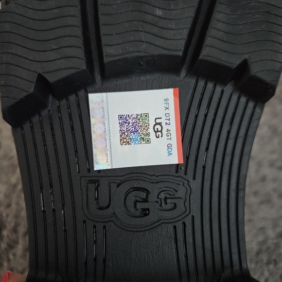 UGG Ashton Chelsea Boot White Size 11 NWOT Gorpcore - Picture 9 of 9